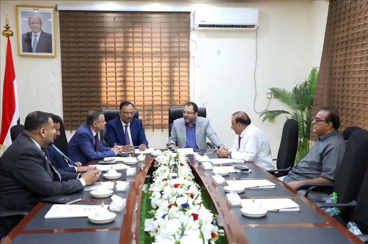 وزير الكهرباء ورئيس مصلحة الجمارك يبحثان تطوير التسهيلات الجمركية لقطاع الطاقة