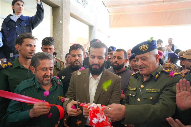 محافظ ابين يدشن عمل مركز الاحوال والسجل  المدني لإصدار البطاقة الالكترونية الذكية بمديرية خنفر