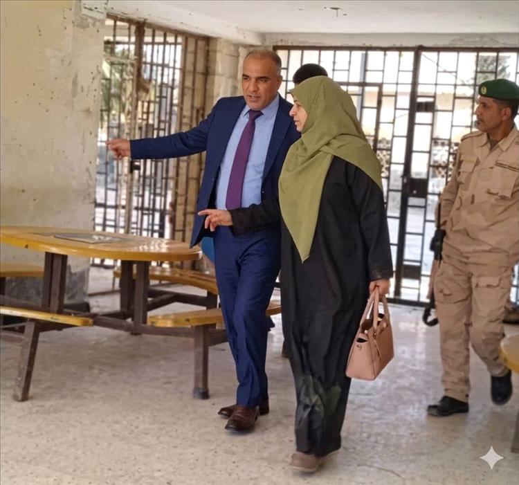 وزير التربية والتعليم (العبادي) يتابع شخصيًا عملية التحقيق في شكوى(التلاعب بدرجات) طالبة بعدن