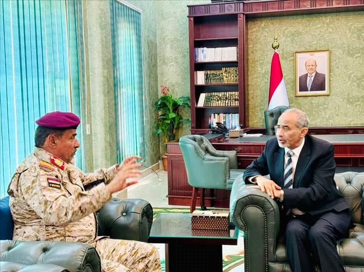 عضو مجلس القيادة الصبيحي يطلع مستوى الجاهزية القتالية للوحدات العسكرية في محور ابين