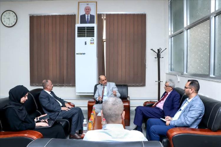 وزيرا المالية والنقل يناقشان الجهود المشتركة لتنفيذ برنامج الإصلاحات الشاملة في قطاع النقل