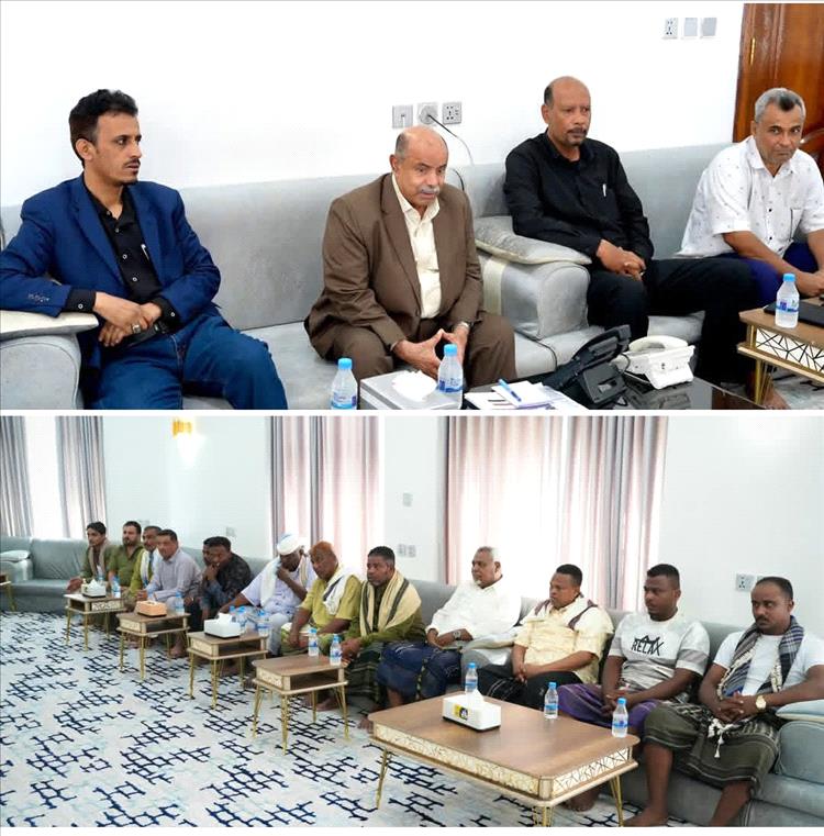 عضو مجلس القيادة الخنبشي يلتقي أهالي ضحايا أحداث المكلا