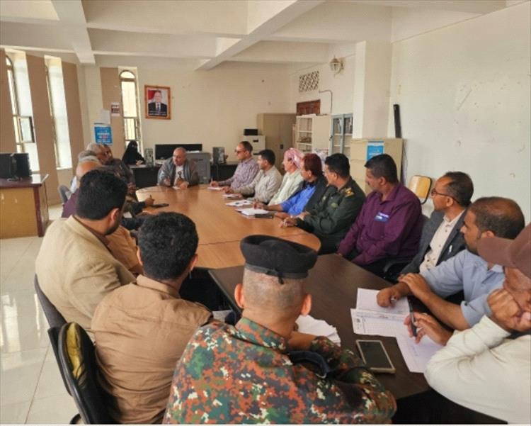 وكيل محافظة تعز يطلع على الاحتياجات الخدمية والتنموية بمديرية الشمايتين