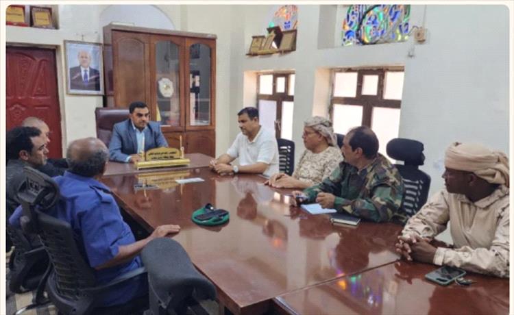 أمنية سقطرى تناقش الأوضاع الأمنية وتعزيز الاستقرار في المحافظة