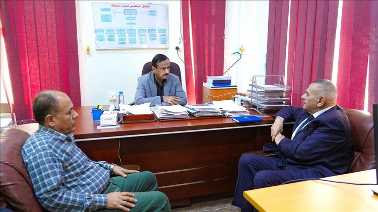 محافظ شبوة يوجه بسرعة استكمال تشغيل الأقسام التخصصية في هيئة مستشفى شبوة العام
