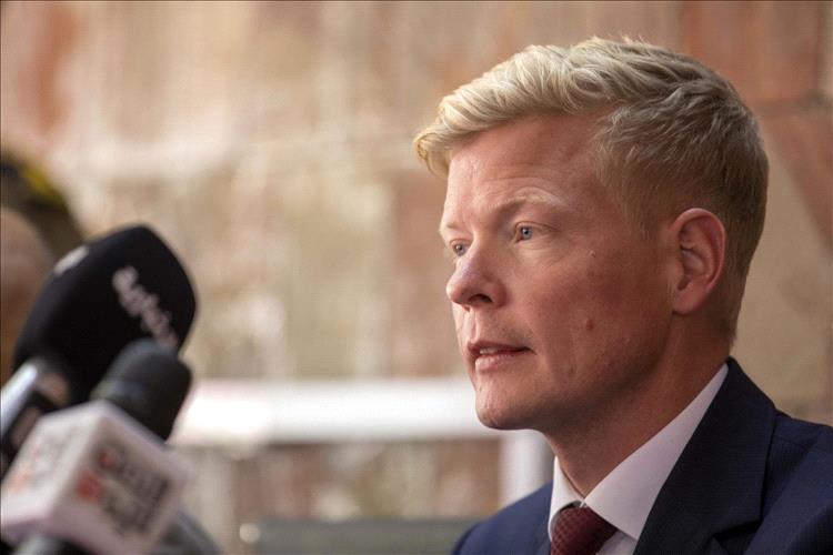 وزير سابق يوجه دعوة لإعادة تقييم العلاقة مع المبعوث الأممي في ظل المتغيرات الإقليمية