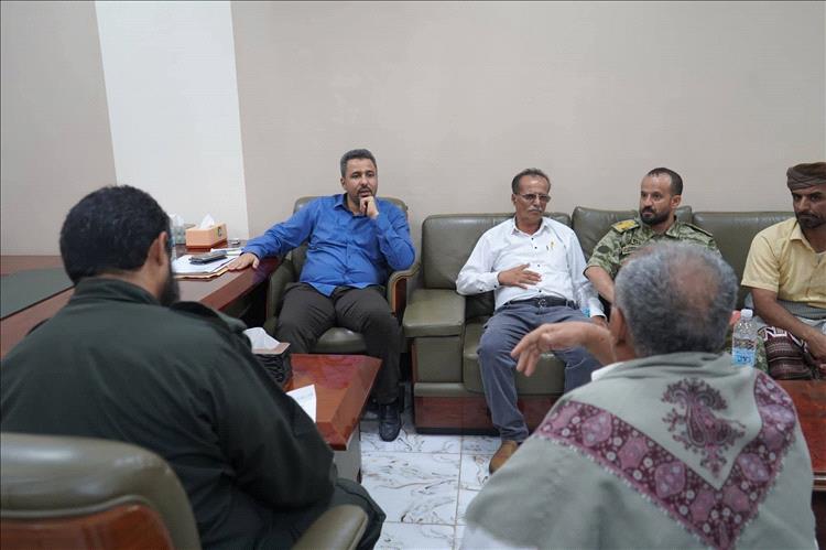 محافظ لحج يوجه الأجهزة الأمنية أستنفار الجهود ضد العابثين بالأراضي