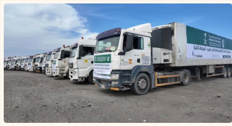 وصول 20 شاحنة مساعدات غذائية مقدّمة من مركز الملك سلمان للإغاثة إلى عدن