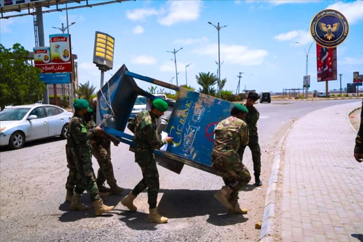 اللواء الجمالي يؤكد رفع عدد من النقاط الأمنية وإعادة انتشار دوريات أمن الطرق بعدن