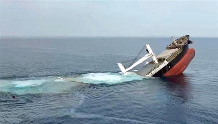 تفاصيل الحادث الأول منذ أشهر لاستهداف سفينة قبالة الحديدة