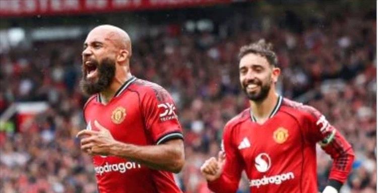 مانشستر يونايتد في اختبار صعب أمام ليدز بالدوري الإنجليزي