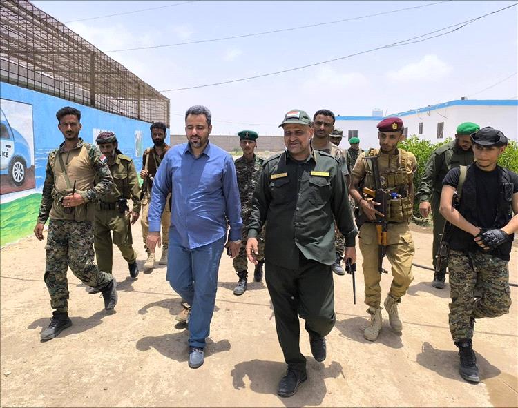 محافظ لحج يتفقد السجن المركزي ويشيد بجهود التأهيل والترميم رغم شحة الإمكانيات