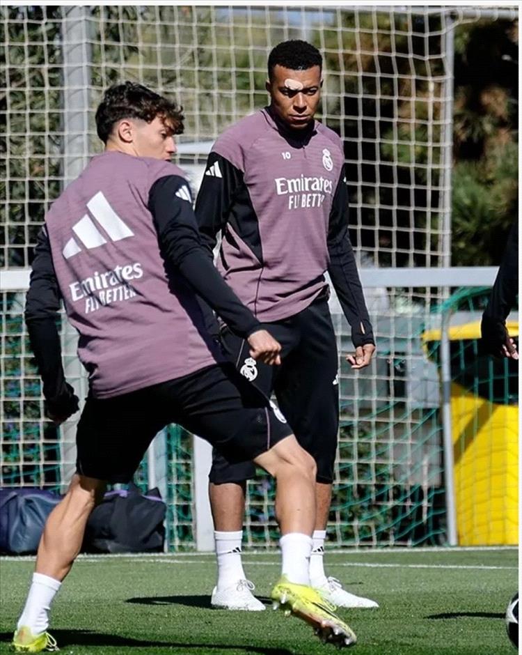 مبابي يعود لتدريبات ريال مدريد قبل موقعة بايرن ميونخ فى دوري الأبطال