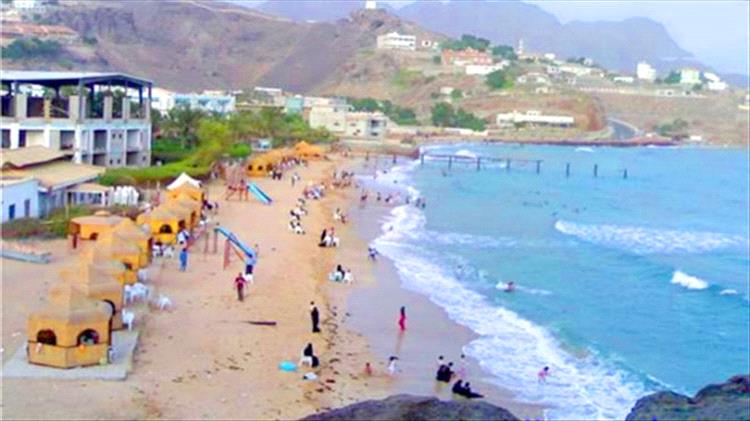 خبير أرصاد يكشف أسباب ارتفاع المد البحري في سواحل عدن