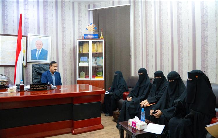 المحافظ بن الوزير يشيد بالدور الحيوي الذي تضطلع به الجمعيات النسوية، مثمّنًا جهودها في دعم المرأة وتنمية قدراتها