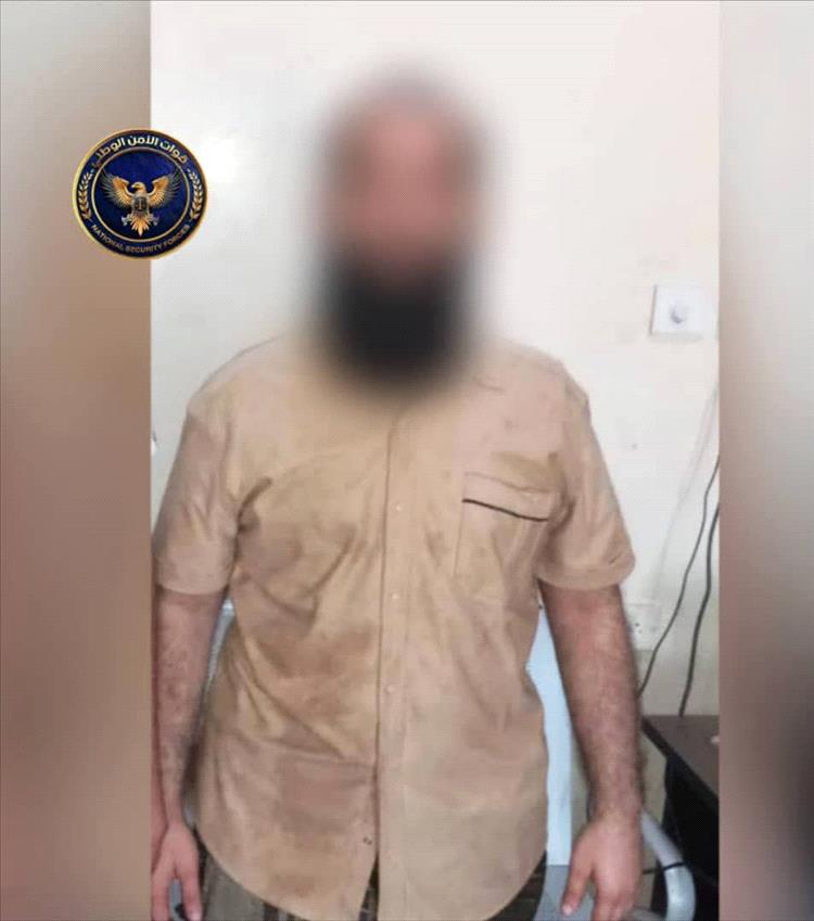 ضبط متهماً بسرقة طقم عسكري في منفذ العلم شرق العاصمة عدن