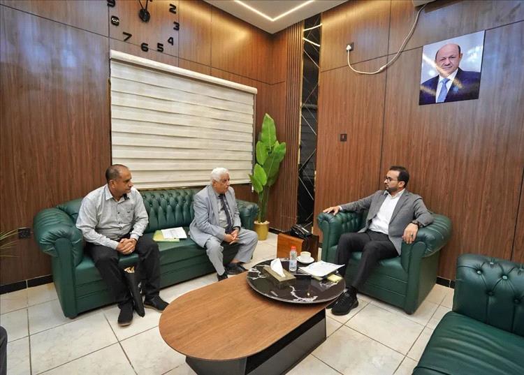 وزير الخدمة المدنية يناقش ملف تسويات الكادر الأكاديمي والإداري في عدد من الجامعات