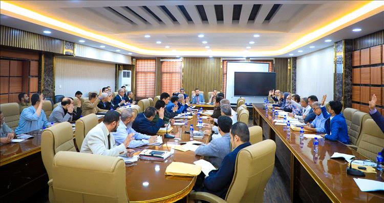 برئاسة المحافظ شيخ.. المكتب التنفيذي بالعاصمة عدن يستعرض تحديات قطاعي الكهرباء والصحة وسبل تطويرهما