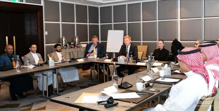 غروندبرغ يختتم زيارته لمسقط ويبحث مع مسؤولين عُمانيين و"حوثيين" سبل دفع عملية السلام