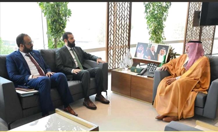 مستشار الديوان الملكي يلتقي محافظ أبين لبحث تعزيز التدخلات في الخدمات الأساسية