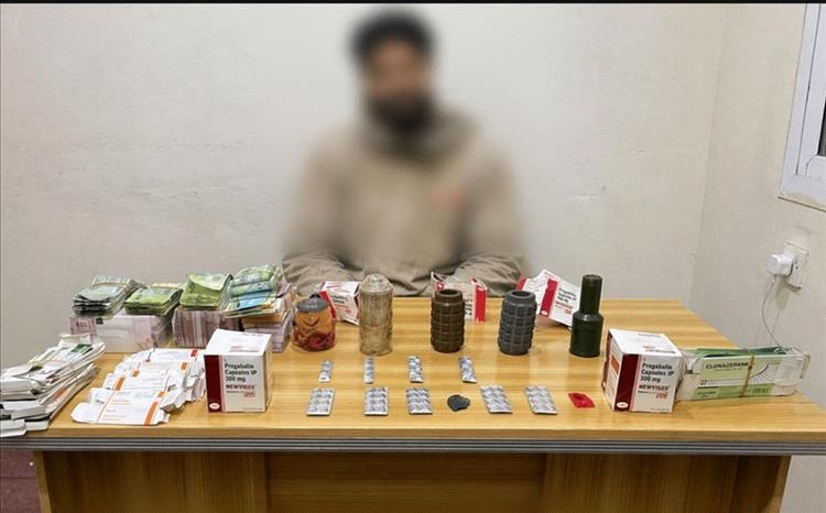 المقدم مياس الجعدني: ضبطنا متهماً متلبساً بحيازة مواد مخدرة وعبوات متفجرة بعدن