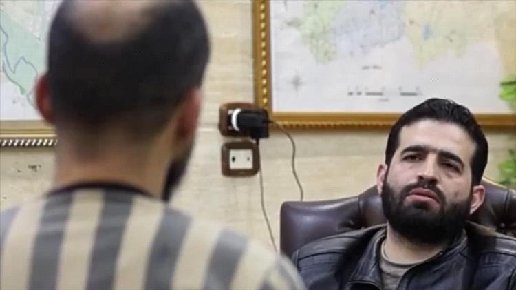 وزير الداخلية السوري يستجوب سفاح التضامن.. والأخير يبكي