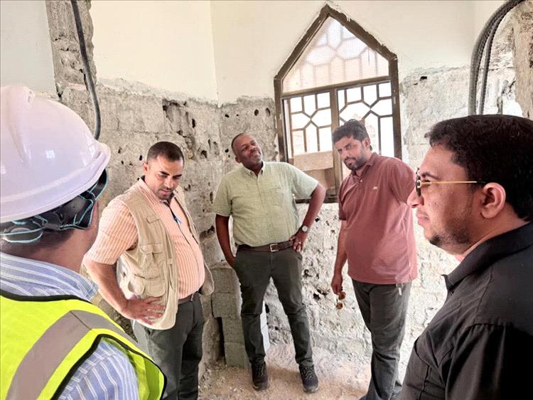 فريق منظمة الفاو يزور مكتب الزراعة والمركز والمختبر البيطري بمديرية الغيضة لمتابعة أعمال التأهيل