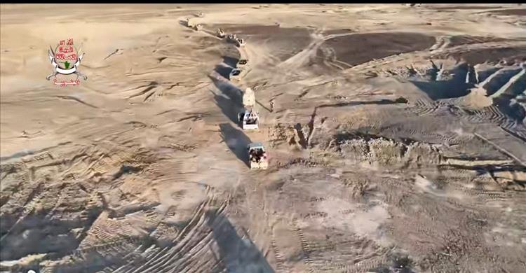 قوات العمالقة الجنوبية تنفذ مناورة عسكرية بالذخيرة الحية في شبوة