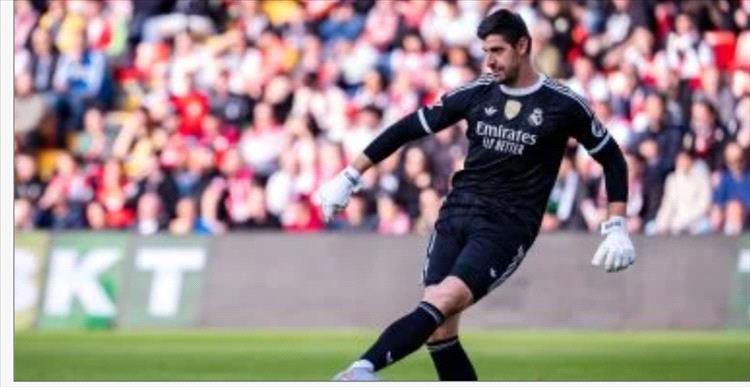 كورتوا يستهدف العودة من بوابة الكلاسيكو