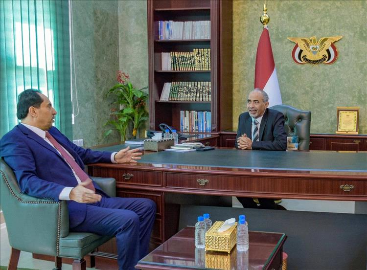 وزارة الشباب تستعرض برامجها وخططها أمام القيادة الرئاسية