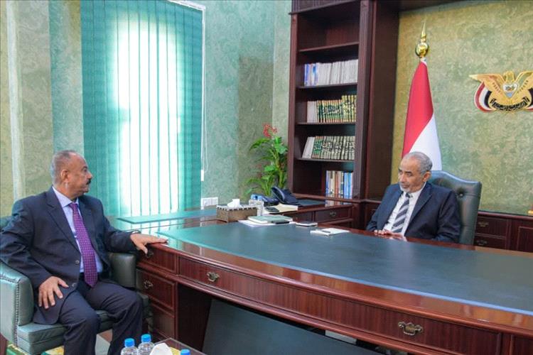 الصبيحي يوجه برفع جاهزية الموانئ البرية و البحرية و الجوية و تعزيز انسيابية حركة البضائع و المسافرين