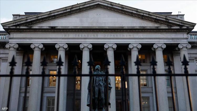 حزمة عقوبات جديدة.. واشنطن تضرب "شبكة الظل" الإيرانية ماليا