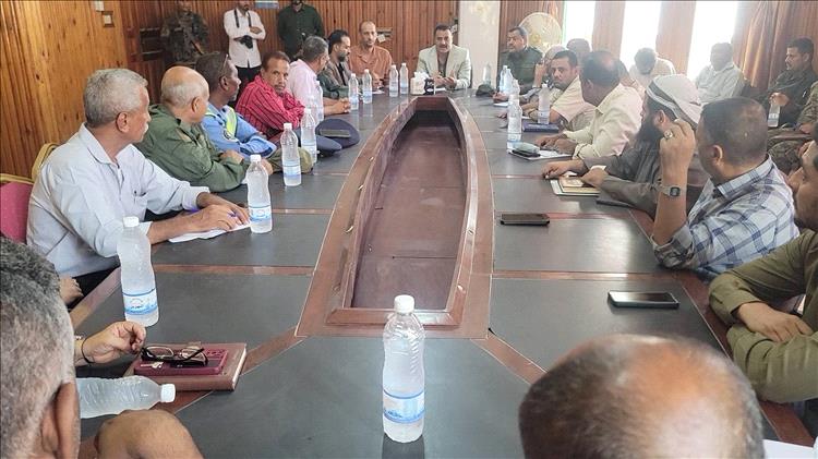 "الداؤودي" يحث مدراء المكاتب على مضاعفة الجهود لتحسين مستوى الخدمات المقدمة لمواطني البريقة