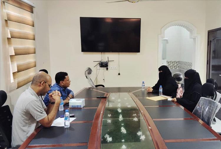 رئيسة اللجنة الوطنية للمرأة بساحل حضرموت تزور منظمة فريدريش الألمانية ومؤسستي استجابة وائتلاف الخير لبحث تعزيز الشراكة