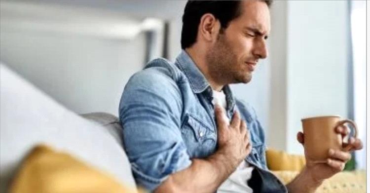 أسباب وعلامات خفقان القلب السريع وطرق الوقاية