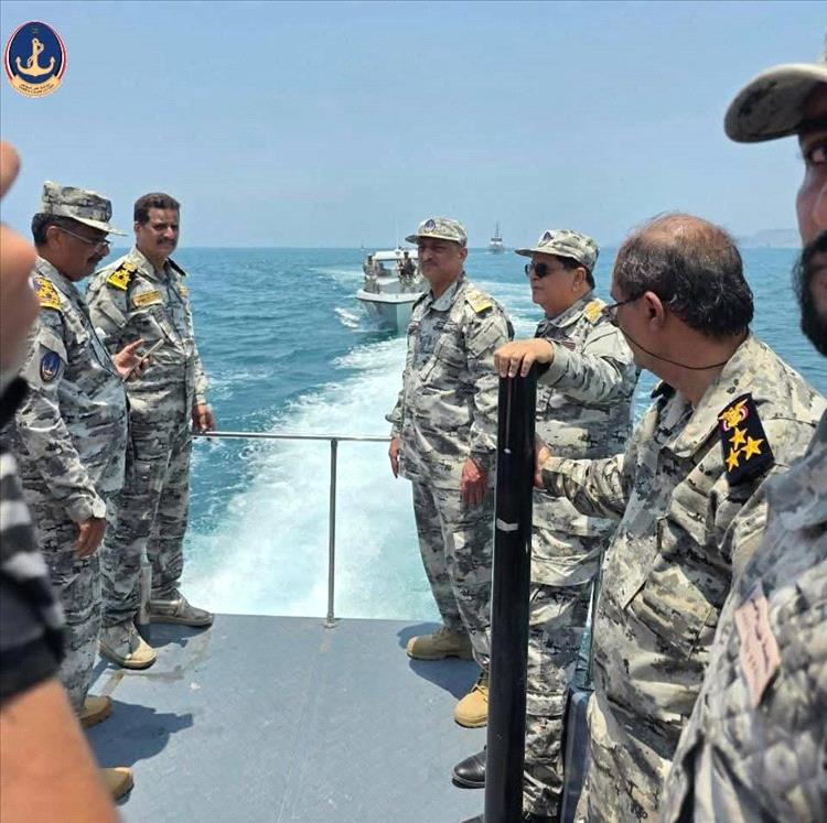 تدشين زورق الدوريات والاعتراض “ميون” لتعزيز قدرات خفر السواحل اليمنية