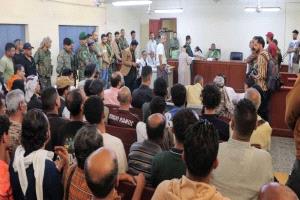 تفاصيل محاكمة المتهم بقتل سائق باص في عدن