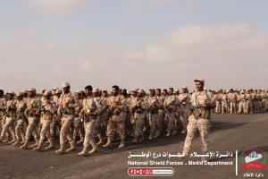 قائد الفرقة الأولى - درع الوطن يتفقد جاهزية اللواء الخامس في قاعدة العند