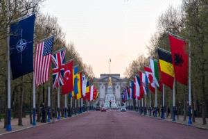 حلفاء واشنطن يبحثون خطة طوارئ دفاعية لمواجهة شبح الانسحاب الأمريكي