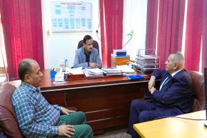 محافظ شبوة يوجه بسرعة استكمال تشغيل الأقسام التخصصية في هيئة مستشفى شبوة العام