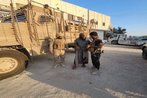 بتوجيهات قائد المنطقة العسكرية الأولى.. قوات درع الوطن تواصل حملة منع حمل السلاح في وادي حضرموت