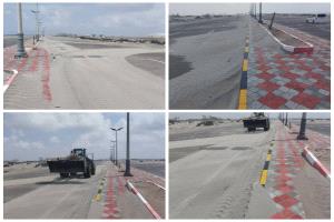 صندوق نظافة عدن ينفذ حملة لإزاحة الكثبان الرملية في خط جولة المجاري – ساحل أبين