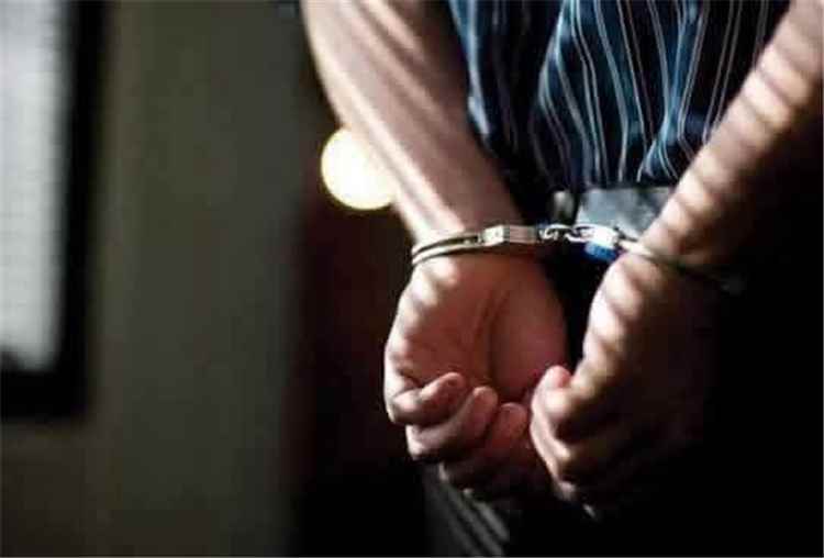 شرطة مديرية العبر تضبط متهماً بسرقة كيبلات مولدات الكهرباء وتستعيد المسروقات