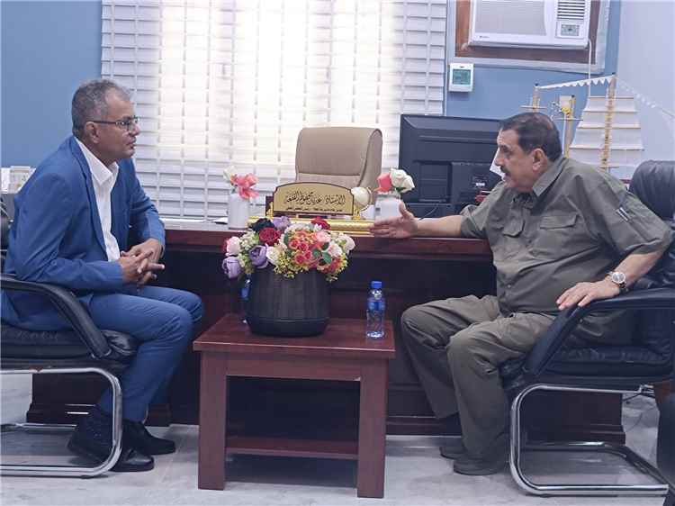 شرطة العاصمة عدن يتفقد مديرية المعلا ويبحث مع السلطة المحلية أوضاعها وسبل تعزيز الأمن والاستقرار