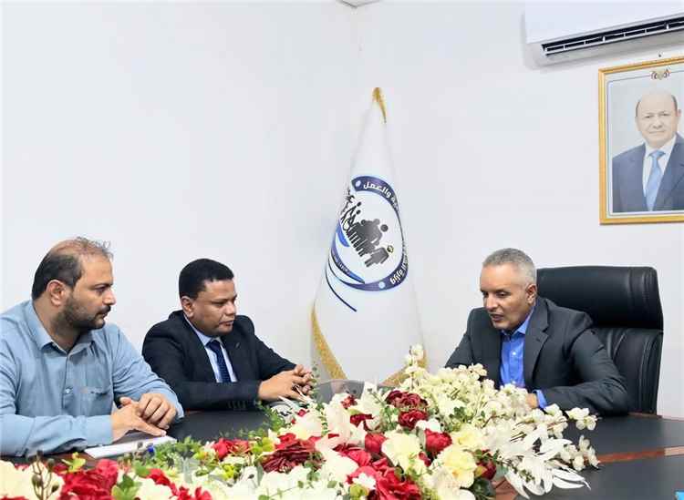 وزير الشؤون الاجتماعية والعمل يناقش مع ائتلاف الخير سبل إعادة تأهيل الجمعيات والتعاونيات الزراعية والسمكية