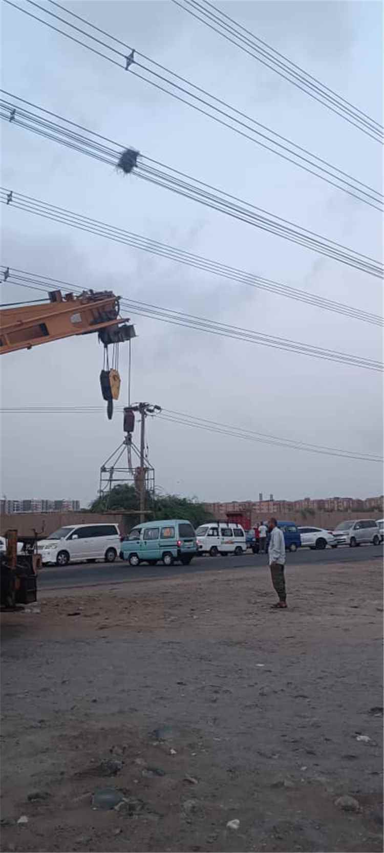 كهرباء عدن تواصل برامج الصيانة الوقائية لشبكات ومحطات النقل