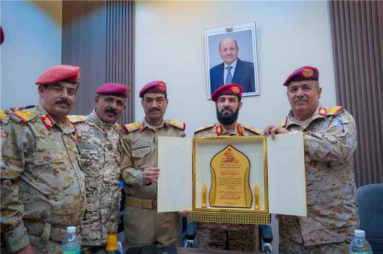 محافظة أبين تشهد مراسم الاستلام والتسليم لقيادة محور أبين بحضور لجنة وزارية رفيعة المستوى
