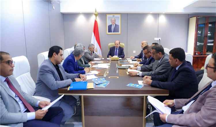 مجلس إدارة الصندوق الاجتماعي للتنمية يعقد اجتماعاً في عدن برئاسة رئيس الوزراء ويؤكد استدامة الشراكة مع المانحين