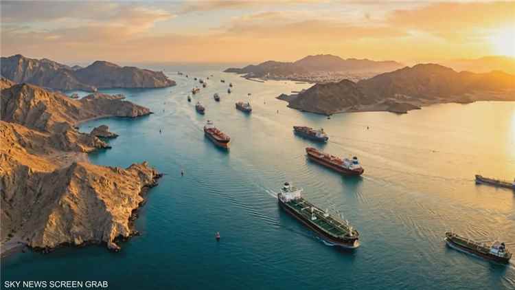 أكسيوس: اتفاق يقترب لإعادة فتح مضيق هرمز
