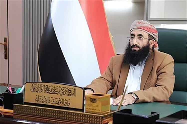 وزير الأوقاف والإرشاد يدين الهجوم الحوثي على قوات طوارئ الجيش ويؤكد أنه جريمة إرهابية تتنافى مع تعاليم الإسلام